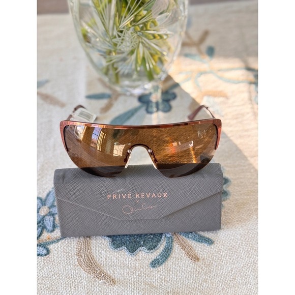 Stylish Black Sunglasses - Picture 10 of 11